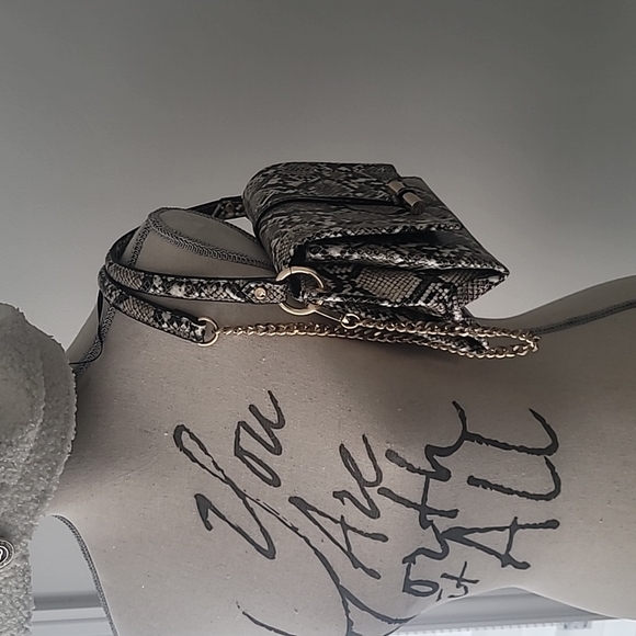 SNAKESKIN PURSE - Picture 6 of 6